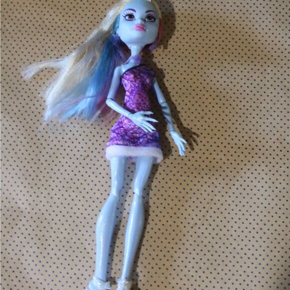Monster High Abbey Bominable Scaris City of Frights Doll - Picture 1 of 1